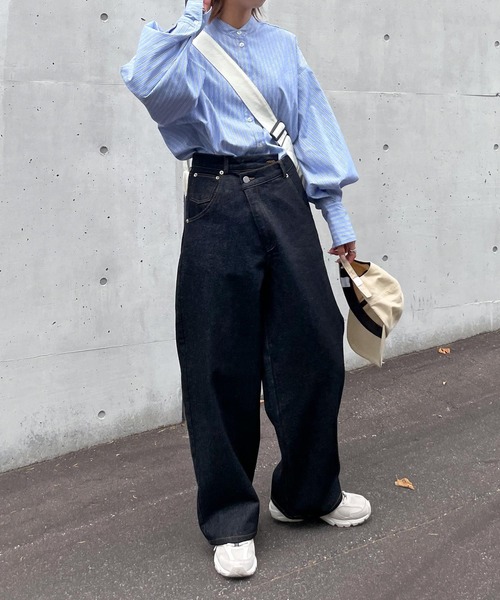 Chillfar（チルファー）の「アシンメトリーワイドダメージデニム（デニムパンツ・レディース・ライトブルー/ブラック・MEDIUM/LARGE）」の16枚目の写真