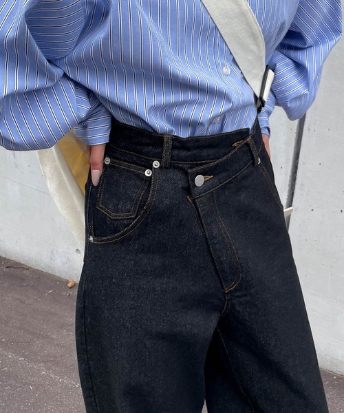 Chillfar（チルファー）の「アシンメトリーワイドダメージデニム（デニムパンツ・レディース・ライトブルー/ブラック・MEDIUM/LARGE）」の18枚目の写真