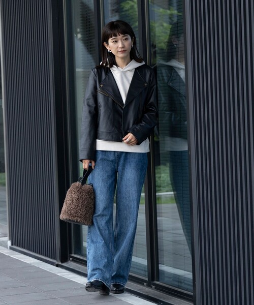 BEAMS HEART(ビームスハート)の「BEAMS HEART / ノーカラー フェイクレザー ブルゾン(ライダースジャケット・レディース・ブラック・SMALL/MEDIUM)」の6枚目の写真