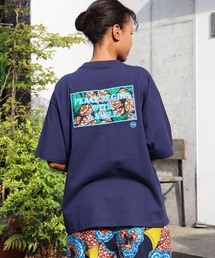 moyan ecri | <moyan ecri>messageワンポイント＆バックプリント パッチ刺繍Tシャツ【アフリカンファブリック】(ユニセックス)(Tシャツ/カットソー)