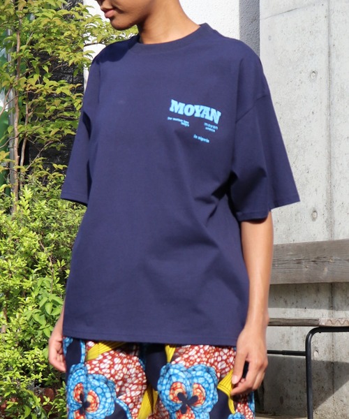 moyan ecri(モヤン エクリ)の「<moyan ecri>messageワンポイント&バックプリント パッチ刺繍Tシャツ【アフリカンファブリック】(ユニセックス)(Tシャツ/カットソー・レディース・ホワイト系その他/ネイビー系2/グリーン系その他/ネイビー系1・FREE)」の11枚目の写真