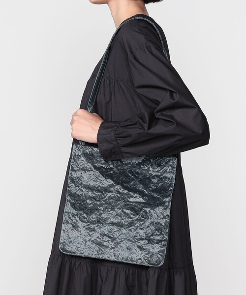 Zilla（ジッラ）の「Zilla | ベルベットフラップバッグ WOMEN（ショルダーバッグ・レディース・ブラック/グレー・ONE）」の3枚目の写真