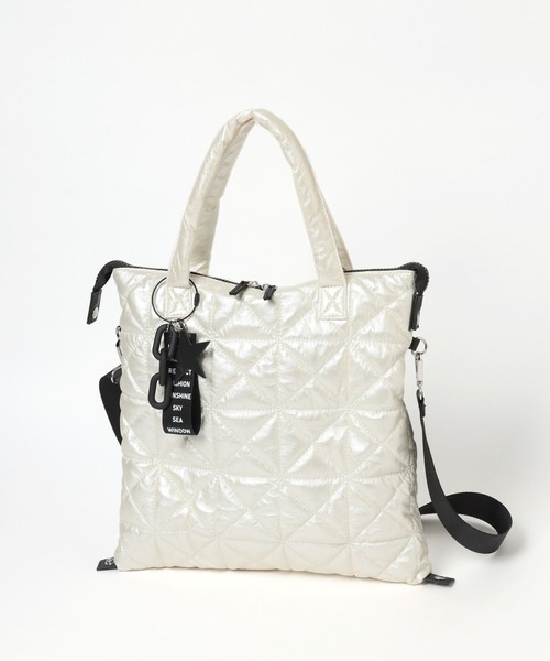 BAYFLOW（ベイフロー）の「[A4サイズ対応]チャーム付き3WAYキルトトート / ショルダーバッグ（トートバッグ・レディース・シルバー/ブラック/ホワイト/シルバー系1/ブラック系1/グリーン系1/オフホワイト/その他1/ネイビー/ライトブルー/レオパード・FREE）」の18枚目の写真