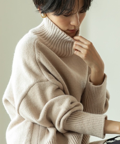 OPAQUE.CLIP（オペークドットクリップ）の「◆もちもちタートルスリットニット (ショート)【洗える】（ニット/セーター・レディース・レッド系1/ブルー系その他/ベージュ/ホワイト/グレー/ブラック/ブルー系その他4/ホワイト系その他3/ベージュ系2・02/03）」の21枚目の写真