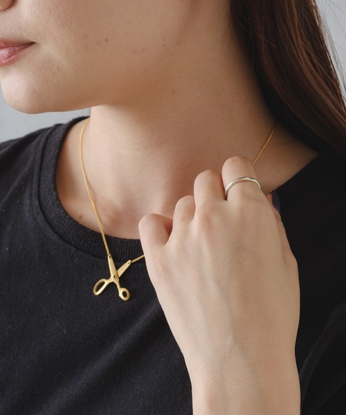 aquvii（アクビ）の「アクビ cut necklace（ネックレス・レディース・ゴールド・フリー）」の2枚目の写真