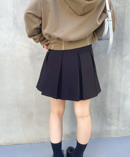 SPIGA（スピーガ）の「ﾍﾞﾙﾄ付ﾎﾞｯｸｽﾌﾟﾘｰﾂﾐﾆｽｶｰﾄ（スカート・レディース・キャメル/ブラック/グレー・MEDIUM/SMALL）」の8枚目の写真