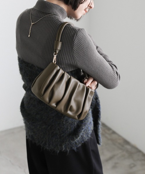 select MOCA(セレクトモカ)の「2WAYギャザーミニバッグ(ハンドバッグ・レディース・ライトベージュ/オリーブ/ブラック・FREE)」の8枚目の写真