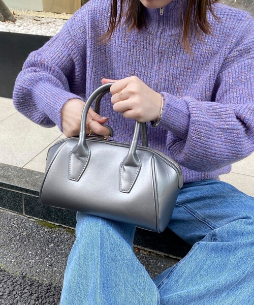 fredy emue(フレディエミュ)の「ショルダー付きフェイクレザーボストンバッグ(ボストンバッグ・レディース・ブラック/ダークブラウン/シルバー・FREE)」の15枚目の写真