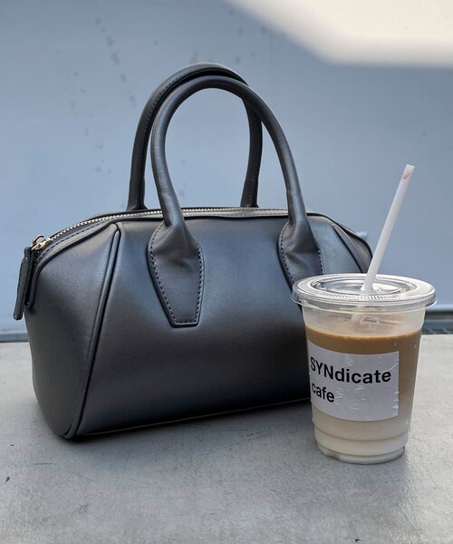 fredy emue(フレディエミュ)の「ショルダー付きフェイクレザーボストンバッグ(ボストンバッグ・レディース・ブラック/ダークブラウン/シルバー・FREE)」の12枚目の写真