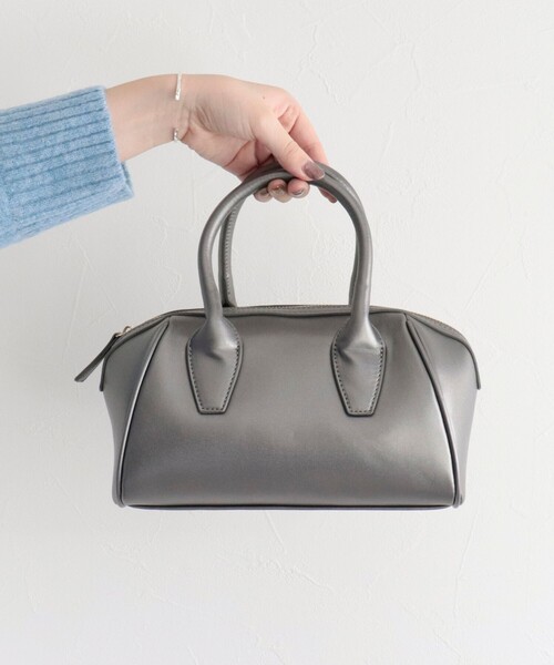 fredy emue(フレディエミュ)の「ショルダー付きフェイクレザーボストンバッグ(ボストンバッグ・レディース・ブラック/ダークブラウン/シルバー・FREE)」の11枚目の写真