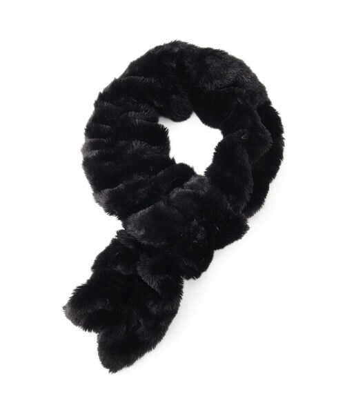 SHOO・LA・RUE（シューラルー）の「◆ウェーブフェイクファーマフラー（ストール/ショール・レディース・ピンク系/アイボリー/チャコールグレー/サックスブルー/ベージュ/ブラック・00）」の3枚目の写真