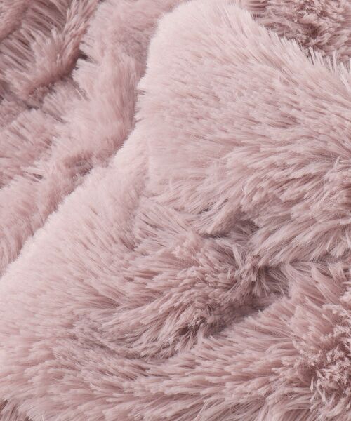 SHOO・LA・RUE（シューラルー）の「◆ウェーブフェイクファーマフラー（ストール/ショール・レディース・ピンク系/アイボリー/チャコールグレー/サックスブルー/ベージュ/ブラック・00）」の10枚目の写真