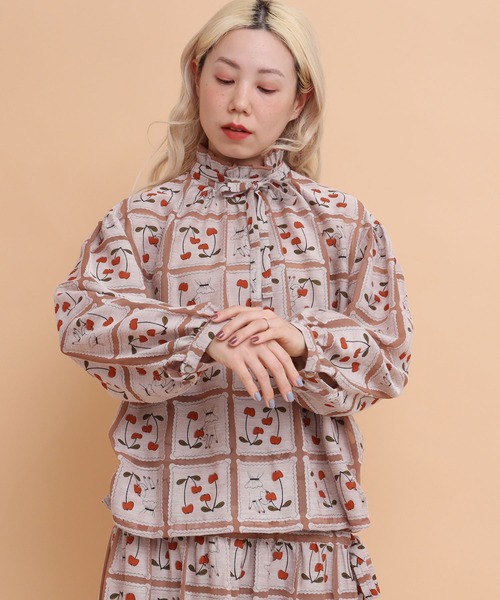 peu pres(プープレ)の「さくらんぼオパール ブラウス(シャツ/ブラウス・レディース・ピンク/ベージュ・FREE)」の4枚目の写真