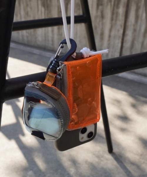 A SCENE（エーシーン）の「A SCENE/エーシーン/B&C PVC case/iPhone13Pro・14Pro・15・15Pro（スマホケース/カバー・レディース・グレー/ブラック/ホワイト・7/6/3/5）」の3枚目の写真