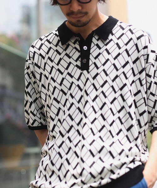 B:MING by BEAMS(ビーミングバイビームス)の「B:MING by BEAMS / 幾何学柄 ジャカード ニット ポロシャツ(ポロシャツ・メンズ・オレンジ/ホワイト系その他5・SMALL/X-LARGE/LARGE/MEDIUM)」の2枚目の写真
