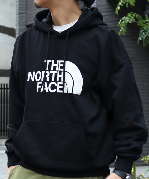 THE NORTH FACE（ザノースフェイス）の「日本未発売 THE NORTH FACE(ザ・ノースフェイス)/コットン ロゴ リラックス フーディー/COTTON LOGO RELAXED HOODIE（パーカー・メンズ・グレー/ブラック/ダークオレンジ・M/L/XXL/XL）」の18枚目の写真