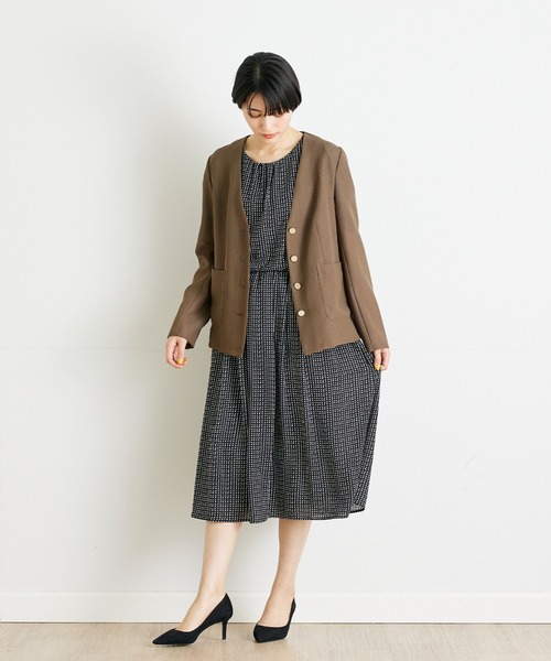 INED CLARO（イネドクラロ）の「ライトメッシュクロスジャケット（ノーカラージャケット・レディース・ブラウン/ネイビー・11号/9号）」の9枚目の写真