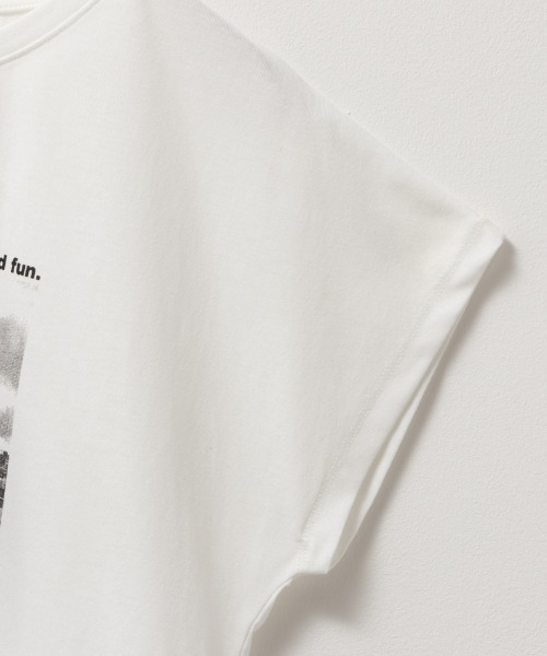 NAVY(ネイビー)の「NAVY フォトプリントTシャツ(Tシャツ/カットソー・レディース・マスタード/ホワイト/グレイッシュベージュ・M/L/S/XL)」の7枚目の写真