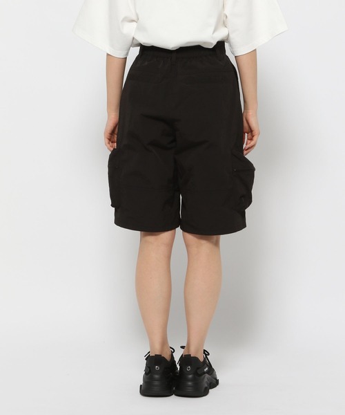 Anui(アニュイ)の「【UNISEX/2サイズ展開】ミドルトラックパンツ(カーゴパンツ・レディース・チャコールグレー/ブラック・MEDIUM/SMALL)」の6枚目の写真