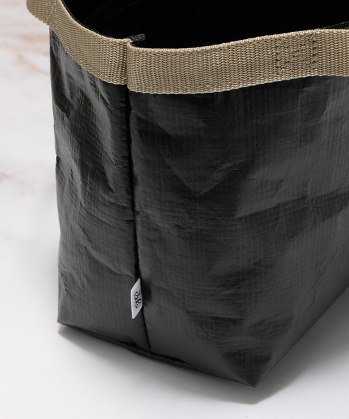 WALK IN CLOSET（ウォークインクローゼット）の「BOAT-SHAPED PE TOTE (S) - BEIGE TAPE（エコバッグ/サブバッグ・レディース・シルバー/ブラック・ONE SIZE）」の7枚目の写真