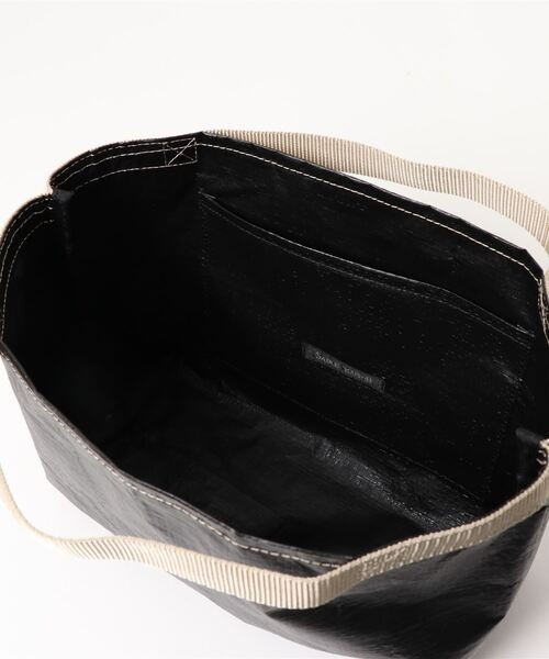 WALK IN CLOSET（ウォークインクローゼット）の「BOAT-SHAPED PE TOTE (S) - BEIGE TAPE（エコバッグ/サブバッグ・レディース・シルバー/ブラック・ONE SIZE）」の5枚目の写真