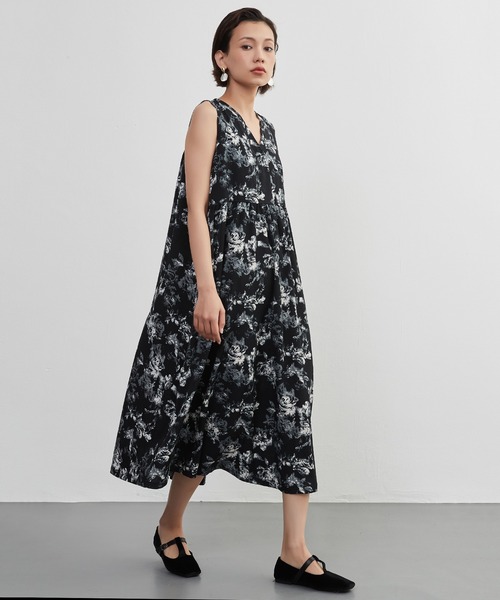 On One's Own フラワープリントノースリーブワンピース（ワンピース