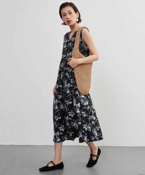 On One's Own フラワープリントノースリーブワンピース（ワンピース