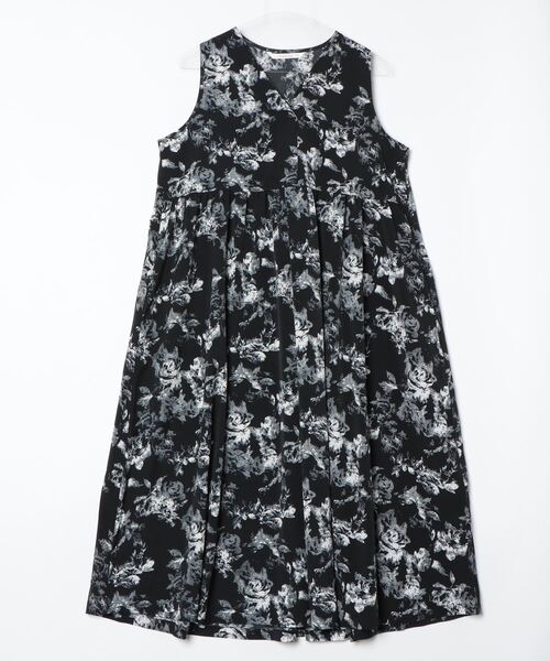 フラワープリント ノースリーブ ワンピース On One's Own フラワープリントノースリーブワンピース（ワンピース