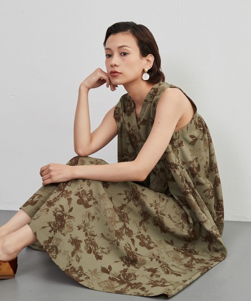 エメ フラワープリント ノースリーブ ワンピース 9号 エメ フラワープリント ノースリーブ ワンピース 9号 楽天市場】On