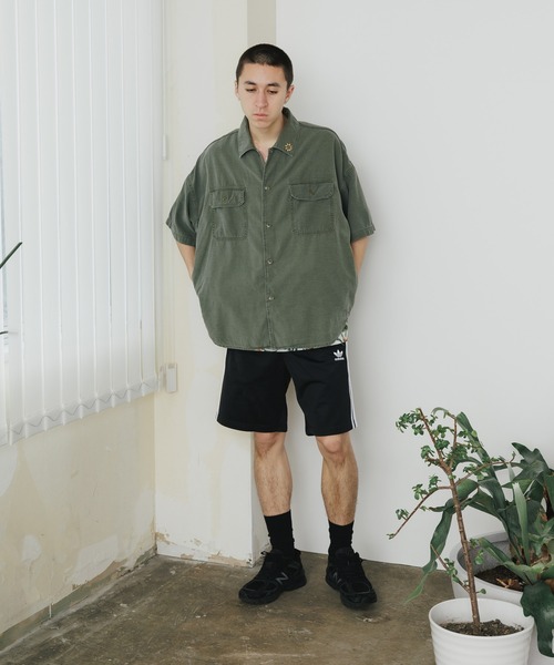REMI RELIEF（レミレリーフ）の「REMI RELIEF/レミレリーフ WIDE Military S/S SHIRT(スタッズ)  シャツ（シャツ/ブラウス・メンズ・カーキ・XL/L/M）」の14枚目の写真
