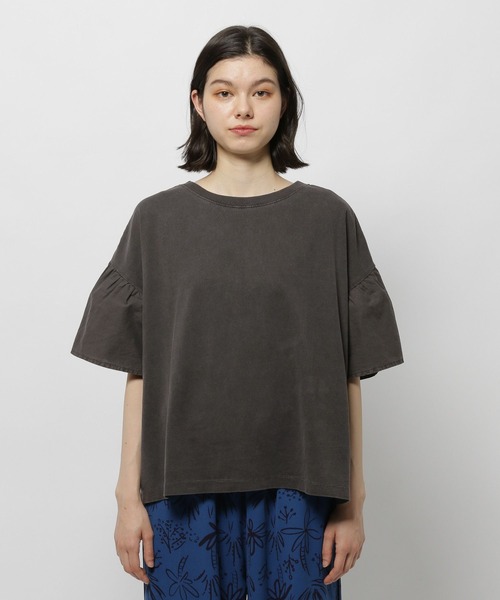 niko and...(ニコアンド)の「フハクティアードフリルTシャツ(Tシャツ/カットソー・レディース・チャコール/グリーン/ブルー/オフホワイト・LARGE/MEDIUM)」の5枚目の写真