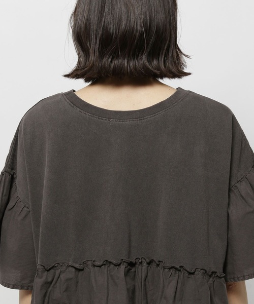 niko and...(ニコアンド)の「フハクティアードフリルTシャツ(Tシャツ/カットソー・レディース・チャコール/グリーン/ブルー/オフホワイト・LARGE/MEDIUM)」の8枚目の写真