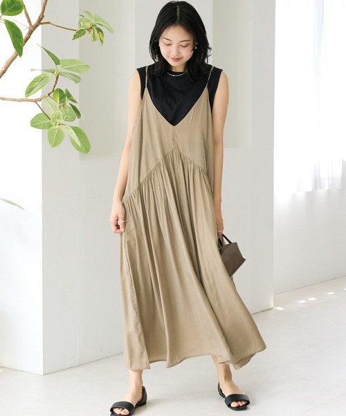 LAVEANGE(ラビアンジェ)の「ギャザーキャミワンピース(ワンピース・レディース・ブラック/ベージュ・5L/4L/3L/LL/M)」の9枚目の写真