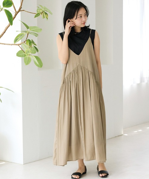 LAVEANGE(ラビアンジェ)の「ギャザーキャミワンピース(ワンピース・レディース・ブラック/ベージュ・5L/4L/3L/LL/M)」の11枚目の写真
