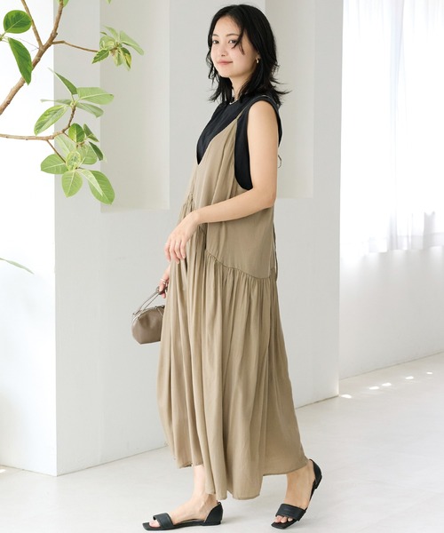 LAVEANGE(ラビアンジェ)の「ギャザーキャミワンピース(ワンピース・レディース・ブラック/ベージュ・5L/4L/3L/LL/M)」の13枚目の写真