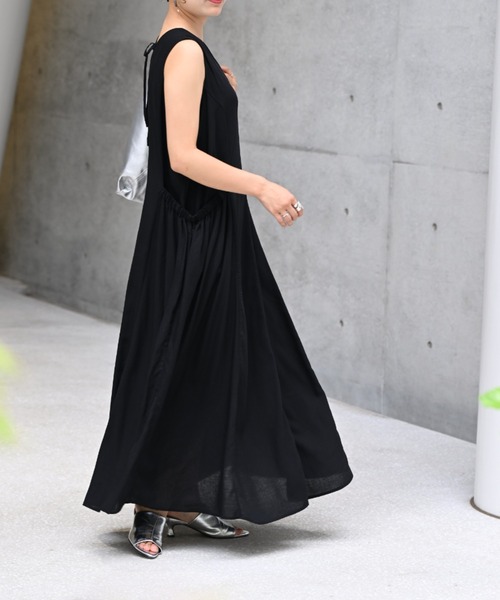 ketty cherie（ケティシェリー）の「カーゴポケットギャザーワンピース≪手洗い可能≫（ワンピース・レディース・ブラック/グリーン・M）」の3枚目の写真