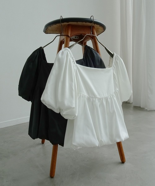 MIELI INVARIANT（ミエリインヴァリアント）の「2way Satin Balloon Blouse（シャツ/ブラウス・レディース・ブラック/ホワイト・FREE）」の20枚目の写真