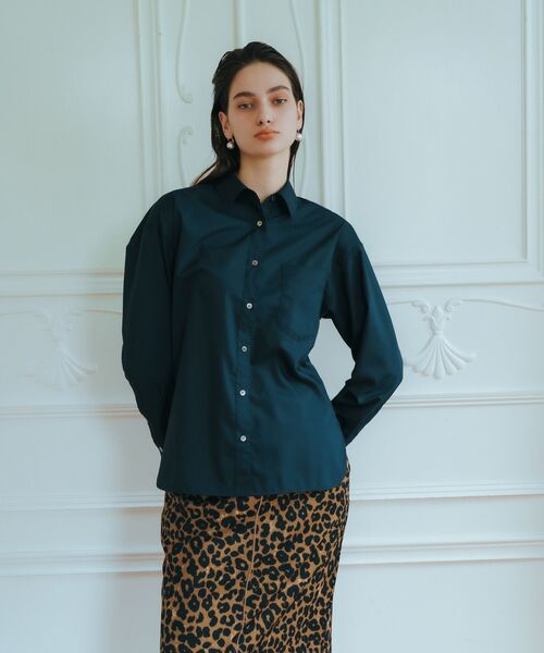 YECCA VECCA(イェッカヴェッカ)の「ロングシャツ(シャツ/ブラウス・レディース・オフホワイト/ブルー/ベージュ/ネイビー・FREE)」の1枚目の写真