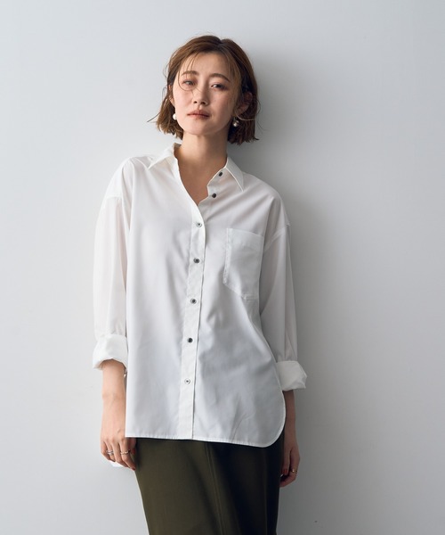 YECCA VECCA(イェッカヴェッカ)の「ロングシャツ(シャツ/ブラウス・レディース・オフホワイト/ブルー/ベージュ/ネイビー・FREE)」の2枚目の写真