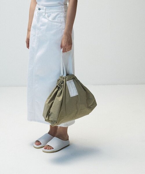 ear PAPILLONNER（イアパピヨネ）の「《韓国発》【YURT(ユルト)】O Bento bag（トートバッグ・レディース・カーキ/ブラック・FREE）」の2枚目の写真
