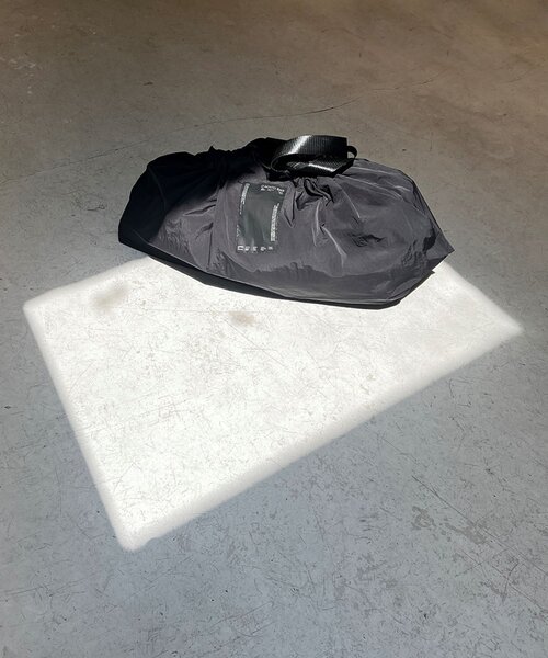 ear PAPILLONNER（イアパピヨネ）の「《韓国発》【YURT(ユルト)】O Bento bag（トートバッグ・レディース・カーキ/ブラック・FREE）」の3枚目の写真