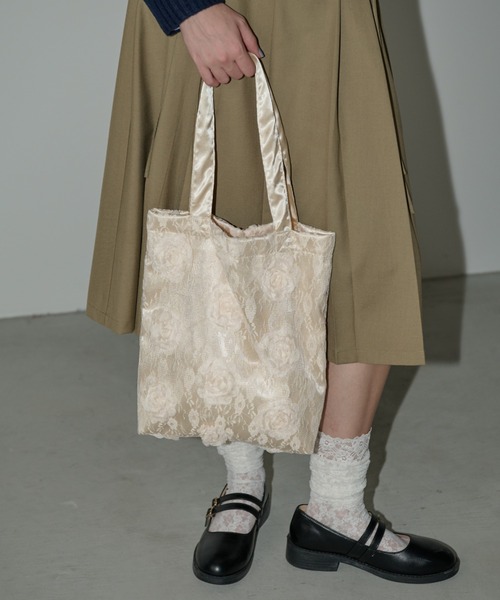 idem（イデム）の「lace rose satin bag / レースローズサテンバッグ（トートバッグ・レディース・クリーム/レッド・FREE）」の9枚目の写真