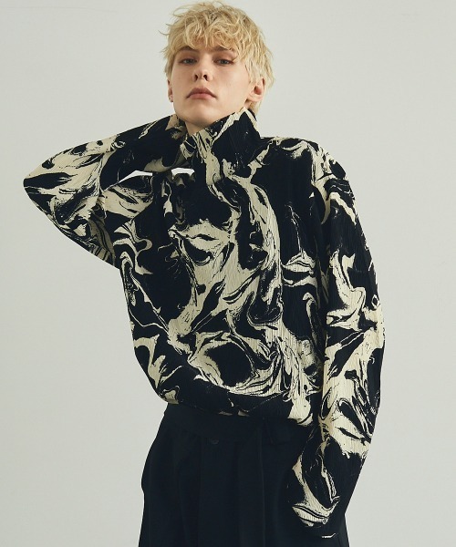 【セール】ハイネックアブストラクトレギュラートップス(Tシャツ/カットソー)|Shoowtime(ショウタイム)