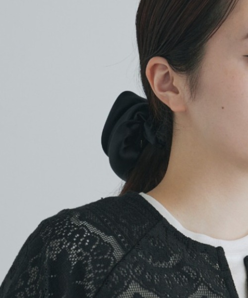 kiehtova（キエトヴァ）の「【kiehtova】ROSE SHUSHU / M　ローズ シュシュ M（シュシュ・レディース・ブラック/ベージュ・FREE）」の14枚目の写真