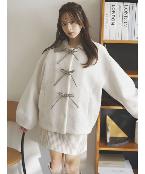 dazzlin（ダズリン）の「【森香澄コラボ】リボンモチーフボアコート