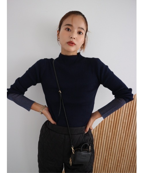 TRUNC（トランクエイティーエイト）の「Sheer Sleeve Turtleneck（ニット/セーター・レディース・ネイビー/アイボリー/ブラック・FREE）」の3枚目の写真