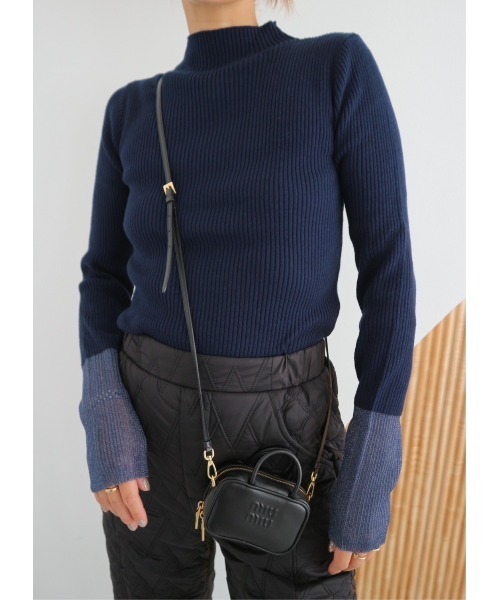 TRUNC（トランクエイティーエイト）の「Sheer Sleeve Turtleneck（ニット/セーター・レディース・ネイビー/アイボリー/ブラック・FREE）」の8枚目の写真