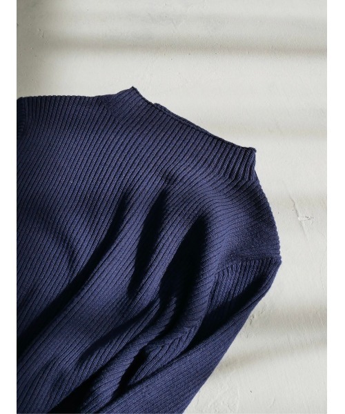 TRUNC（トランクエイティーエイト）の「Sheer Sleeve Turtleneck（ニット/セーター・レディース・ネイビー/アイボリー/ブラック・FREE）」の20枚目の写真