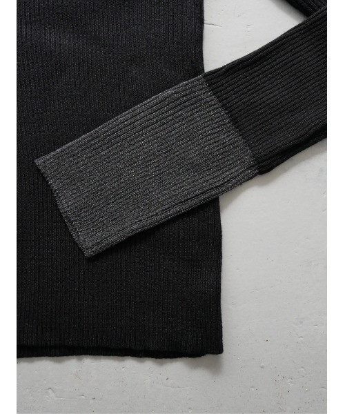 TRUNC（トランクエイティーエイト）の「Sheer Sleeve Turtleneck（ニット/セーター・レディース・ネイビー/アイボリー/ブラック・FREE）」の22枚目の写真