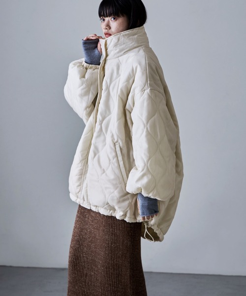 etoll.（エトル）の「リバーシブル 2wayスタンドカラーパファーコート（ダウンジャケット/コート・レディース・アイボリー/ブラック・M）」の2枚目の写真